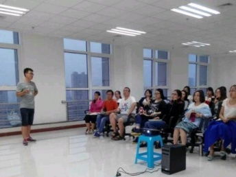 專業(yè)老牌翻譯公司 品質(zhì)與服務(wù)的市場調(diào)查解析